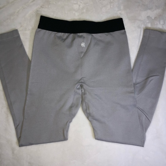 Saige Leggings - Picture 2 of 7